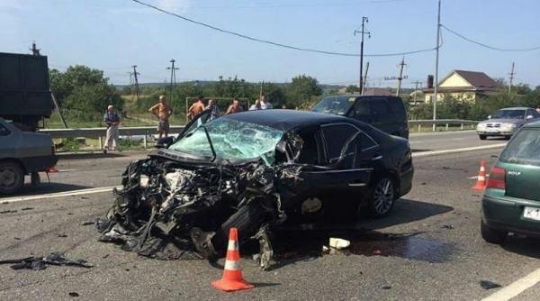 Шесть человек пострадали в ДТП с Toyota и КамАЗом на Кубани